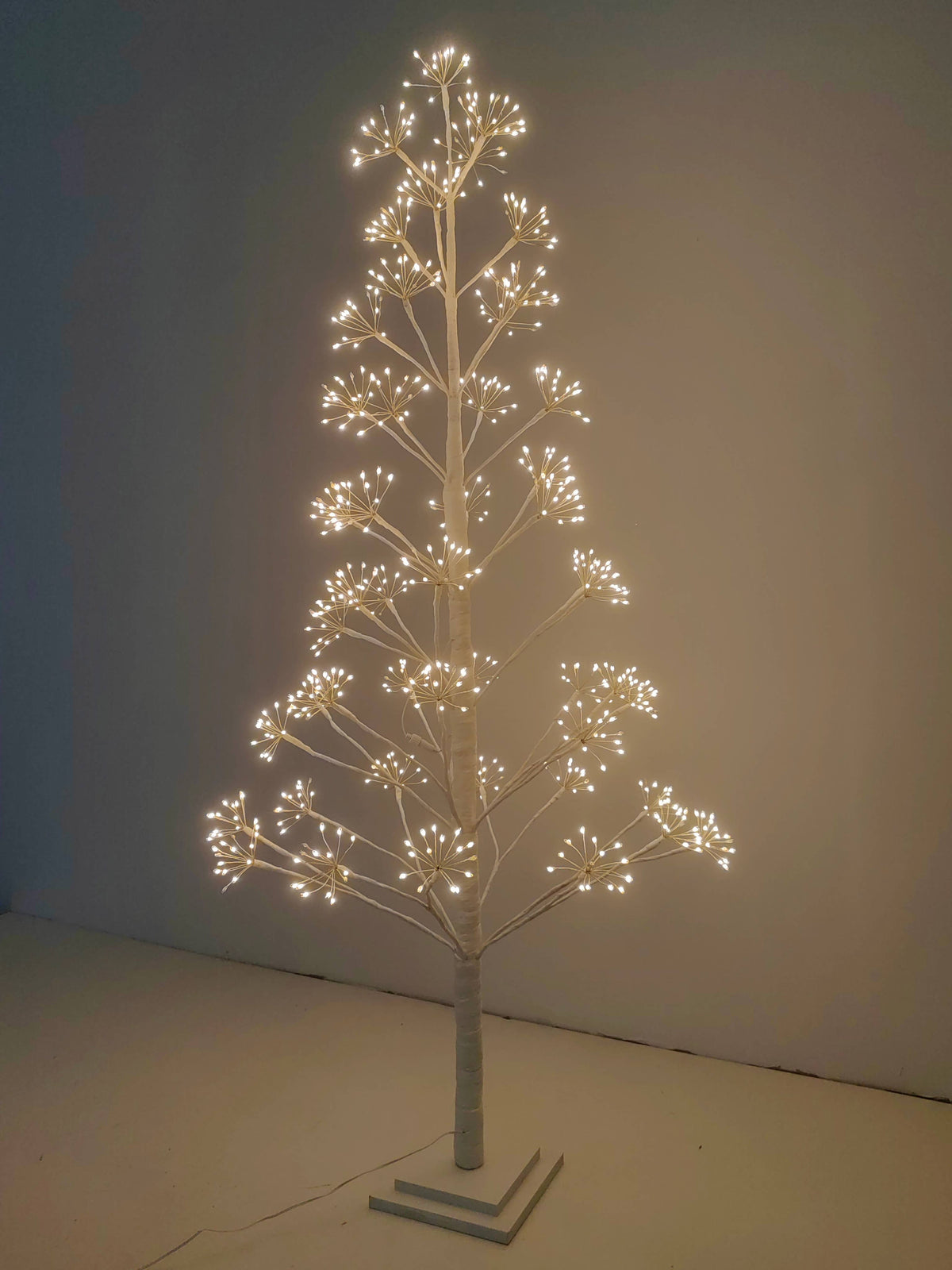 5ft White LED Cluster Tree with 720 Warm White LEDs