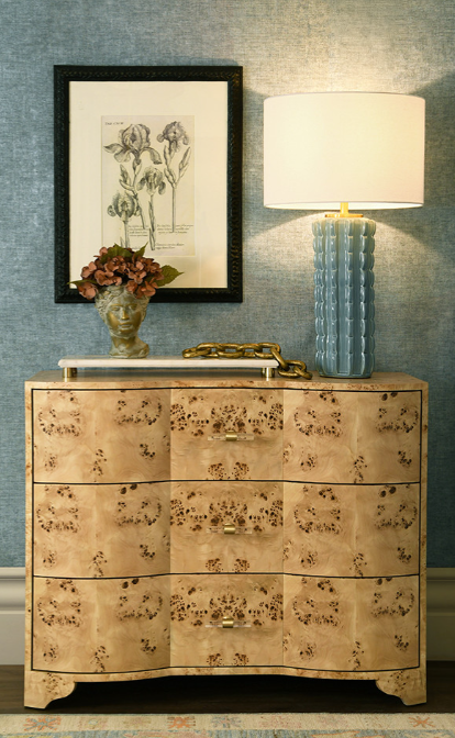 Elegant Blue Scalloped Table Lamp