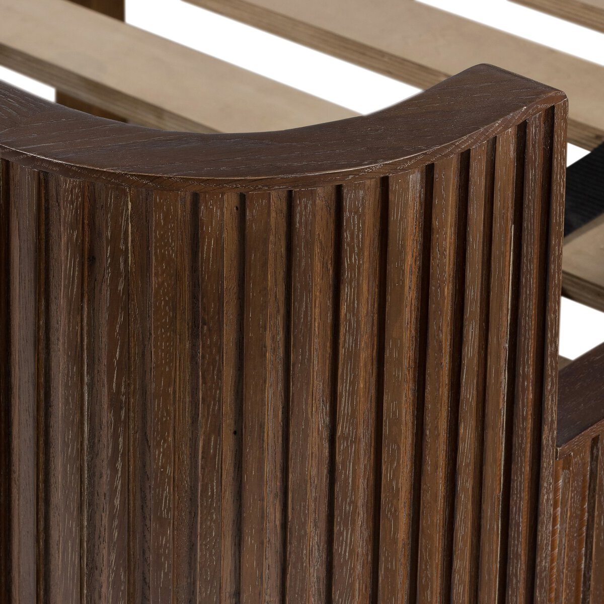 detail-corner-view-fletcher-king-bed